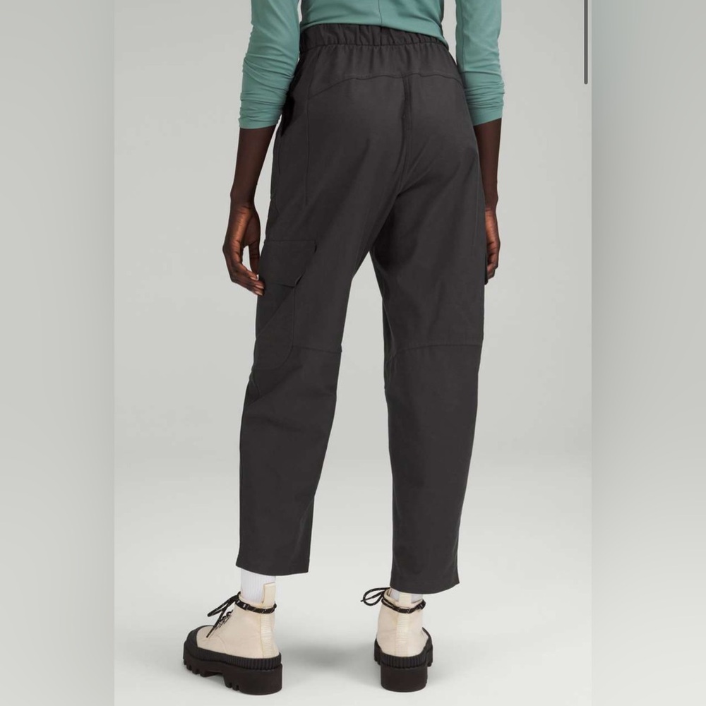 Lululemon Women's‎ Black Light Utilitech Cargo Pocket High Rise Crop Size 29 - Picture 2 of 12